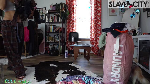 Elle Marz - Forces Her Desperate Footslave To Worship Until He Blows