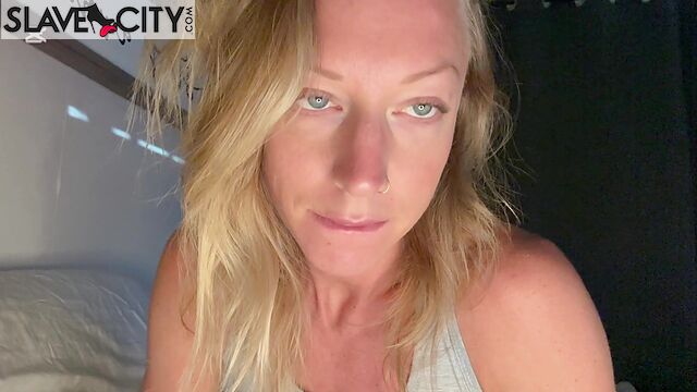 Jodislips - The Giantess Feels Her Power And Impunity