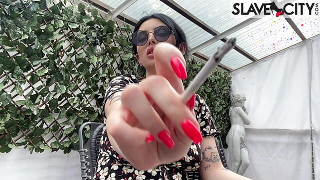 Mistress Glamorous 