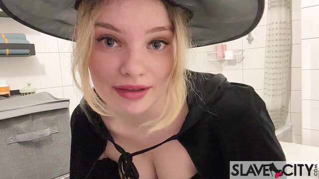 Luscious Blonde In A Harry Potter Costume Climbed Into The Bathtub Fully Clothed And Drowned