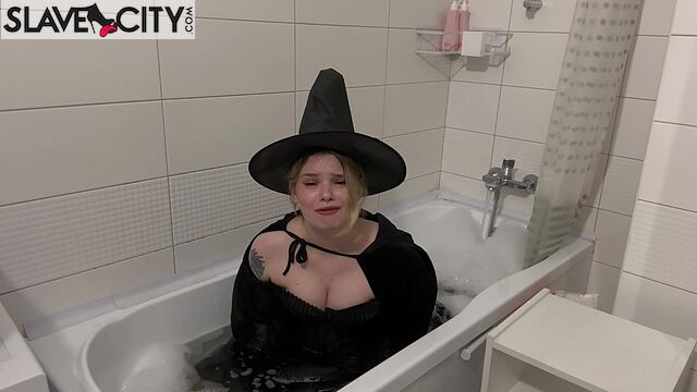 Luscious Blonde In A Harry Potter Costume Climbed Into The Bathtub Fully Clothed And Drowned